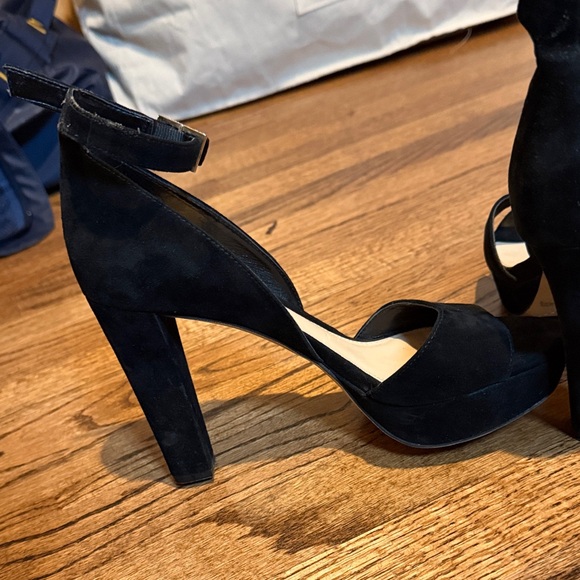 Vince Camuto Elegant Black Women's Heels - Picture 4 of 5